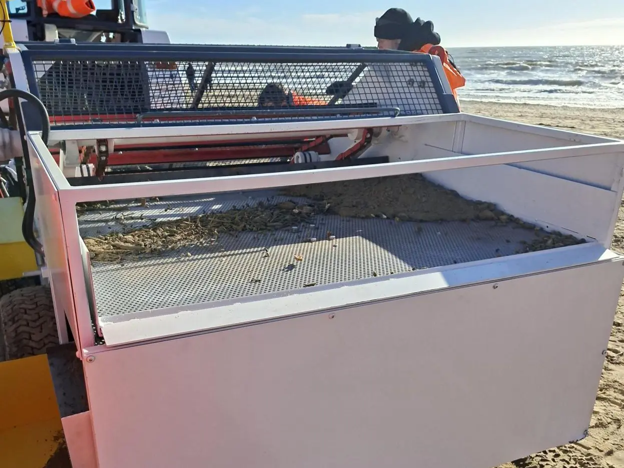 Close up of Nurdle bead machine